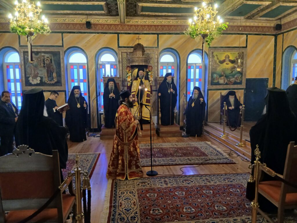 Η Πανήγυρις της Πολιούχου του Αιγίου Παναγίας Τρυπητής με τον φακό της της Ιεράς Μητροπόλεως ΦΩΤΟ