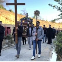 Η περιφορά του Επιταφίου στο «Κωνσταντοπούλειο» Ευγηρείο Πάτρας ΦΩΤΟ