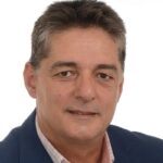 «Μας περνούν για αφελείς»