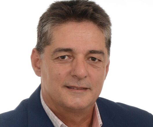 «Μας περνούν για αφελείς»