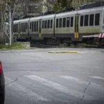 Πάτρα: Μποτιλιάρισμα από λάθος στις μπάρες του Προαστιακού ΦΩΤΟ