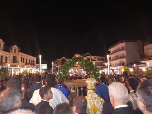 Αίγιο: Επιτάφιοι θα συναντηθούν στην κεντρική Πλατεία - Οι Ενορίες