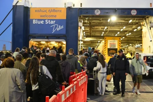 Κορύφωση της εξόδου των εκδρομέων του Πάσχα στα λιμάνια ΦΩΤΟ
