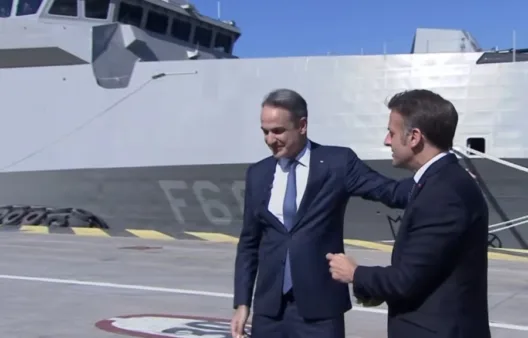 Μητσοτάκης - Μακρόν στη φρεγάτα «Κίμων» ΖΩΝΤΑΝΑ