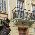 Πάτρα: Μπαλκόνια κτιρίων έτοιμα να καταρρεύσουν - Εικόνες τρόμου στο κέντρο ΦΩΤΟ