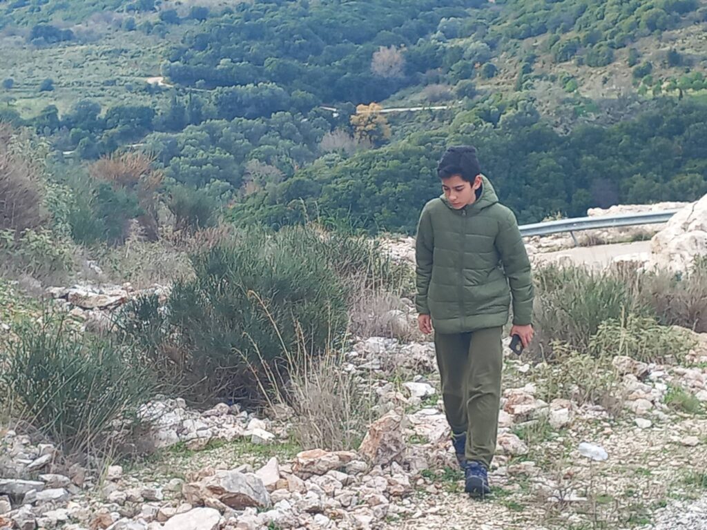 Καταρράκτης Αχαΐας: Νεαρός ερασιτέχνης γεωλόγος βρήκε περίεργα πετρώματα ΦΩΤΟ