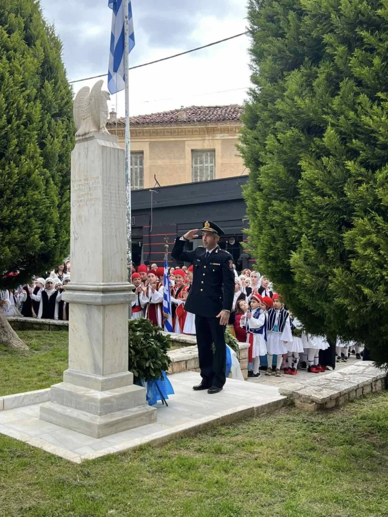 Η Κοινότητα Ακράτας για την Εθνική Επέτειο...και ένα ποίημα ΦΩΤΟ
