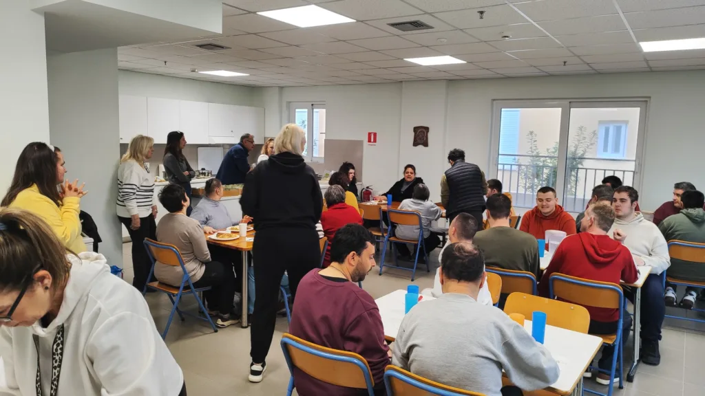 Δημιουργική απασχόληση και αξιοποίηση δεξιοτήτων των εξυπηρετούμενων του ΕΚΑΜΕ/Αμεα Αιγίου ΦΩΤΟ 30 Δημιουργική απασχόληση και αξιοποίηση δεξιοτήτων των εξυπηρετούμενων του ΕΚΑΜΕ/Αμεα Αιγίου ΦΩΤΟ