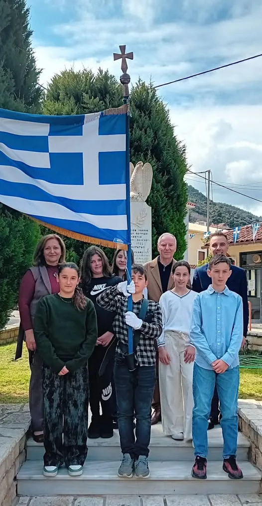 Η Κοινότητα Ακράτας για την Εθνική Επέτειο...και ένα ποίημα ΦΩΤΟ