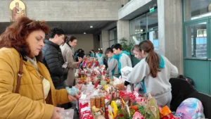 Αρσάκειο Δημοτικό Πάτρας και «Φωτεινό Αστέρι» σε αλυσίδα προσφοράς ΦΩΤΟ