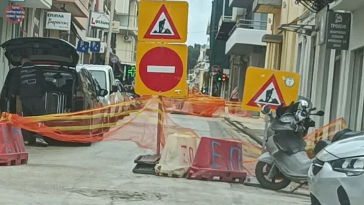 Πάτρα: Ξεχασμένοι κλειστοί δρόμοι, από έργα που δεν εκελούνται - Και ανοιχτοί...για «κάρα» ΦΩΤΟ