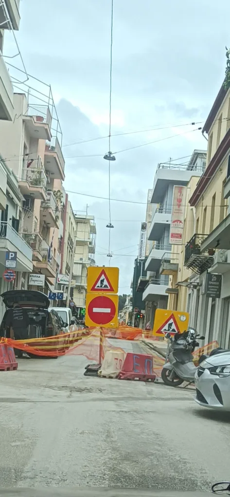 Πάτρα: Ξεχασμένοι κλειστοί δρόμοι, από έργα που δεν εκτελούνται - Και ανοιχτοί...για «κάρα» ΦΩΤΟ