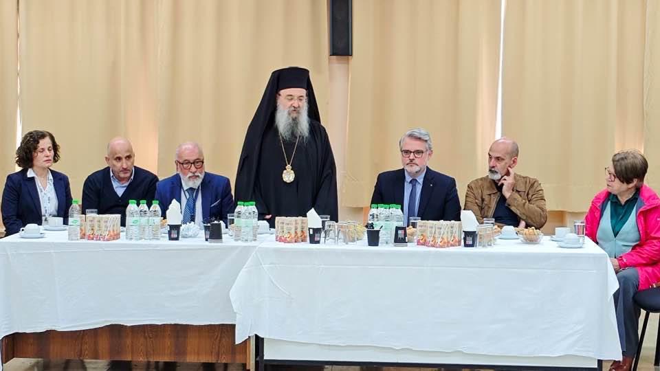 Στο νοσοκομείο «Αγιος Ανδρέας», για Πασχαλινές ευχές, Χρυσόστομος και Μπονάνος ΦΩΤΟ