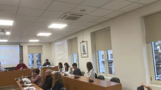 Καλάβρυτα: Παρέμβαση μαθητών στον δήμο για τα ΑμεΑ ΦΩΤΟ