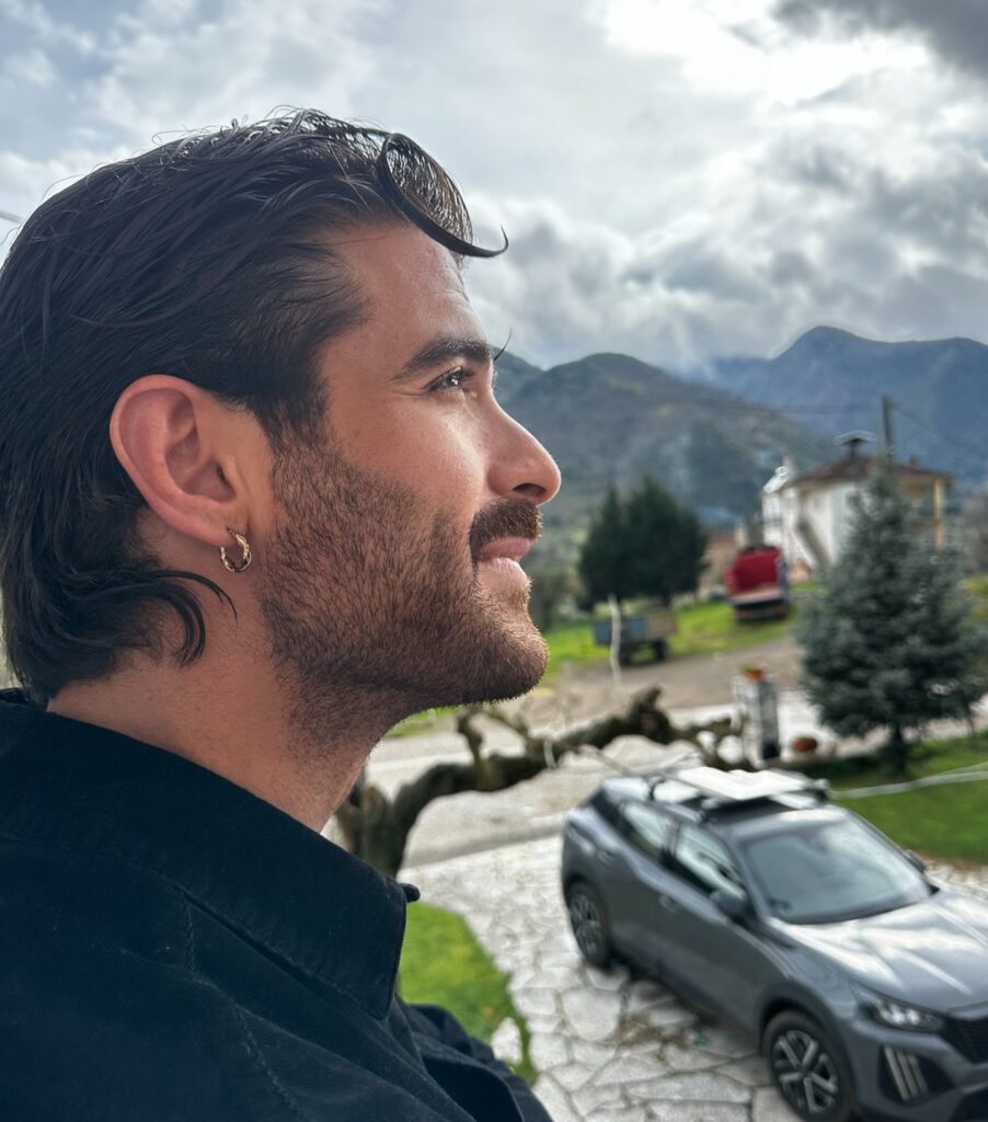 Ο Αχαιός Αρης Μουγκοπέτρος στην «Αυτοψία» με τον Σρόιτερ ΦΩΤΟ 28 Ο Αχαιός Αρης Μουγκοπέτρος στην «Αυτοψία» με τον Σρόιτερ ΦΩΤΟ