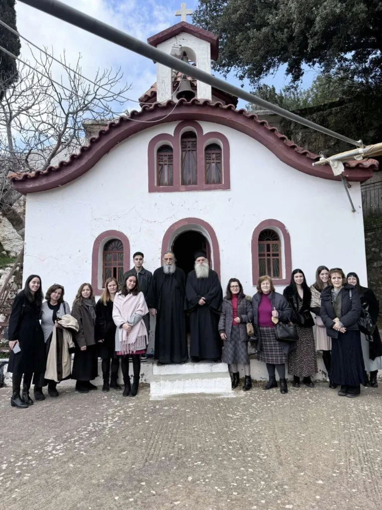 Η Ενορία της Αγίας Τριάδας Πατρών, στην Μονή Νοτενών και στο Ασκητήριο του Οσίου Ιωακείμ ΦΩΤΟ 32 Η Ενορία της Αγίας Τριάδας Πατρών, στην Μονή Νοτενών και στο Ασκητήριο του Οσίου Ιωακείμ ΦΩΤΟ
