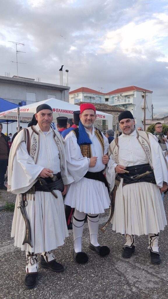 Ο Παγκαλαβρυτινός Σύλλογος Πατρών στην πομπή της Εξόδου του Μεσολογγίου ΦΩΤΟ 29 Ο Παγκαλαβρυτινός Σύλλογος Πατρών στην πομπή της Εξόδου του Μεσολογγίου ΦΩΤΟ