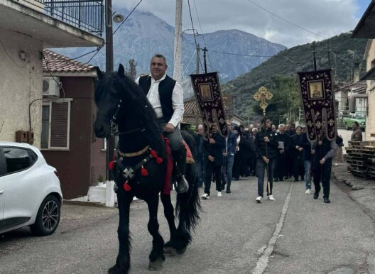 Κυριακή των Βαΐων με τα άλογα στα «Αχραντα Πάθη», στο Μαυρίκι Αιγίου ΦΩΤΟ 27 Κυριακή των Βαΐων με τα άλογα στα «Αχραντα Πάθη», στο Μαυρίκι Αιγίου ΦΩΤΟ