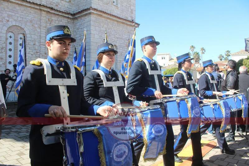 Ο Χορευτικός Αιγείρας συνοδεία της Δημοτικής Φιλαρμονικής συγκλονιστικά στην Έξοδο του Μεσολογγίου ΦΩΤΟ