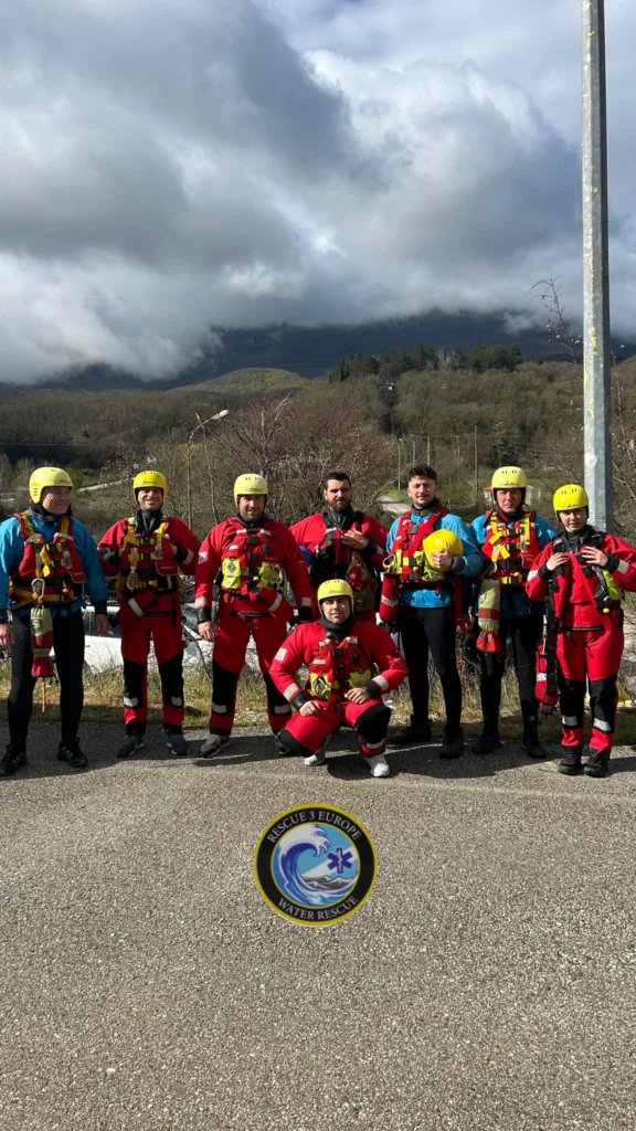 Αχαΐα: Διάσωση σε ορμητικά νερά, από τους Εθελοντές Πυροσβέστες ΦΩΤΟ