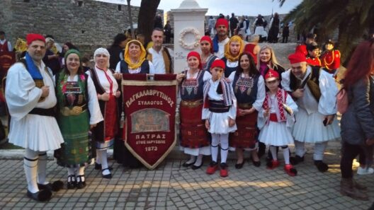 Ο Παγκαλαβρυτινός Σύλλογος Πατρών στην πομπή της Εξόδου του Μεσολογγίου ΦΩΤΟ 37 Ο Παγκαλαβρυτινός Σύλλογος Πατρών στην πομπή της Εξόδου του Μεσολογγίου ΦΩΤΟ