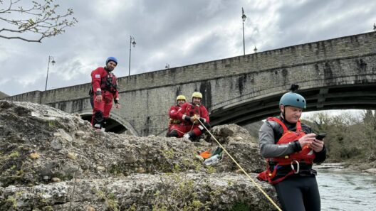 Αχαΐα: Διάσωση σε ορμητικά νερά, από τους Εθελοντές Πυροσβέστες ΦΩΤΟ