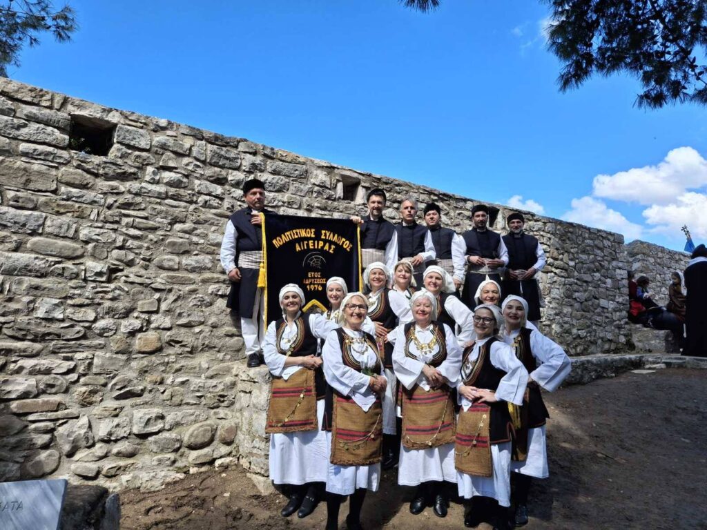 Ο Χορευτικός Αιγείρας συνοδεία της Δημοτικής Φιλαρμονικής συγκλονιστικά στην Έξοδο του Μεσολογγίου ΦΩΤΟ