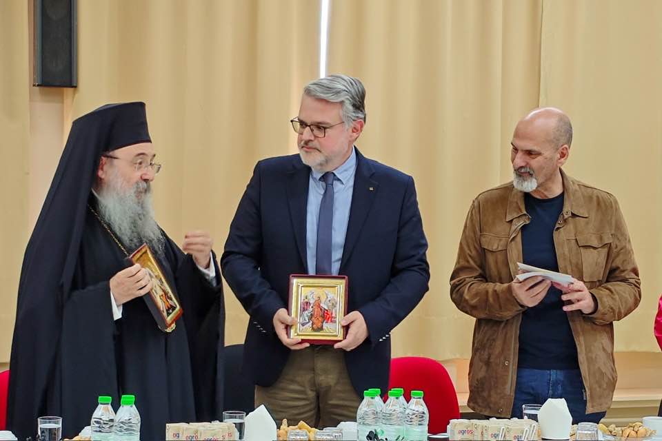 Στο νοσοκομείο «Αγιος Ανδρέας», για Πασχαλινές ευχές, Χρυσόστομος και Μπονάνος ΦΩΤΟ