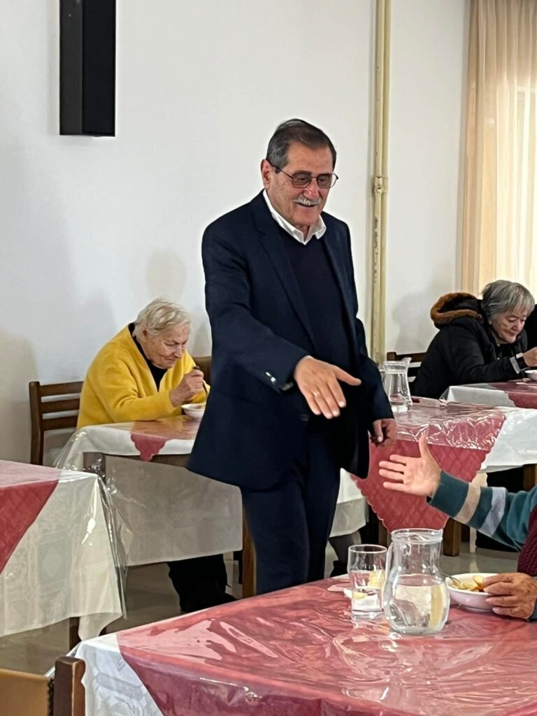 Πάτρα: Στήριξη Πελετίδη στο «Κωνσταντοπούλειο» Ευγηρείο ΦΩΤΟ