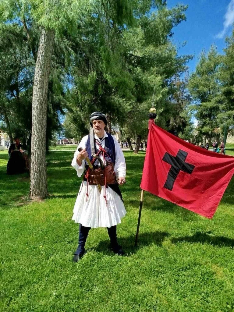 Ο Σκοπευτικός Πάτρας, με παραδοσιακά όπλα, στην ηρωική έξοδο του Μεσολογγίου ΦΩΤΟ