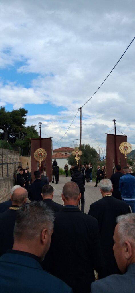 Κυριακή των Βαΐων με τα άλογα στα «Αχραντα Πάθη», στο Μαυρίκι Αιγίου ΦΩΤΟ