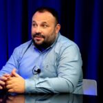 «Πόρωση και εθισμός με τα σκάνδαλα και την παραβατικότητα»