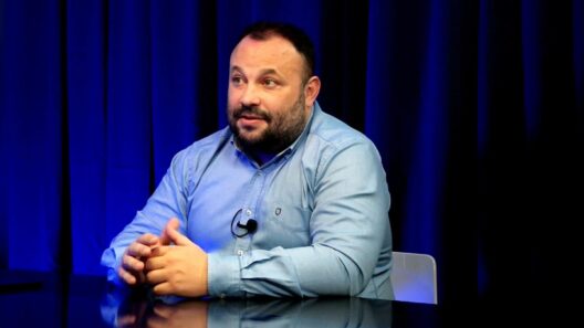 «Πόρωση και εθισμός με τα σκάνδαλα και την παραβατικότητα»