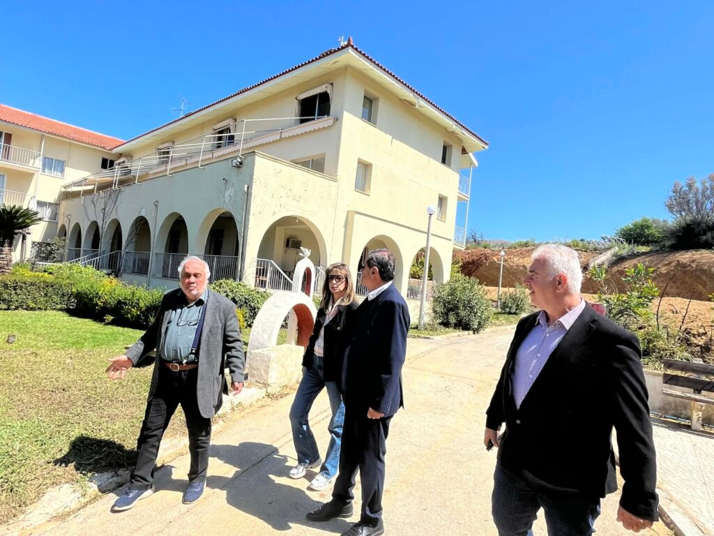 Πάτρα: Στήριξη Πελετίδη στο «Κωνσταντοπούλειο» Ευγηρείο ΦΩΤΟ 27 Πάτρα: Στήριξη Πελετίδη στο «Κωνσταντοπούλειο» Ευγηρείο ΦΩΤΟ