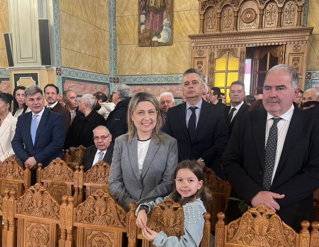 Αχαΐα: Η Αλεξοπούλου και ο Μητσοτάκης με την κόρη της στο Μεσολόγγι - «Χωρίς διχασμούς» ΦΩΤΟ