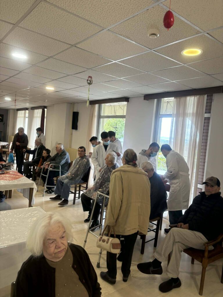 H Κομμωτική της ΕΠΑΣ Πάτρας στο «Κωνσταντοπούλειο» Ευγηρείο