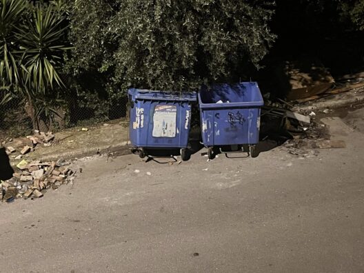 Πάτρα: Ζήτησαν αλλαγή κάδου και ο δήμος έκανε... 3 χρόνια ΦΩΤΟ