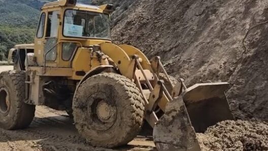 Ερύμανθος: Κατολίσθηση σε δρόμο - Επενέβη η Πολιτική Προστασία ΒΙΝΤΕΟ