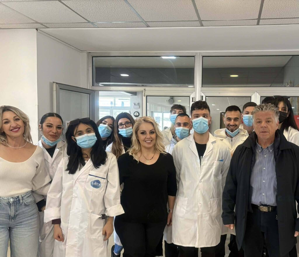 H Κομμωτική της ΕΠΑΣ Πάτρας στο «Κωνσταντοπούλειο» Ευγηρείο