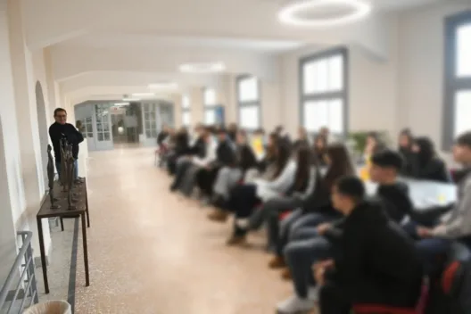 Το 9ο Γυμνάσιο Πάτρας στο Δημαρχείο, με Πελετίδη