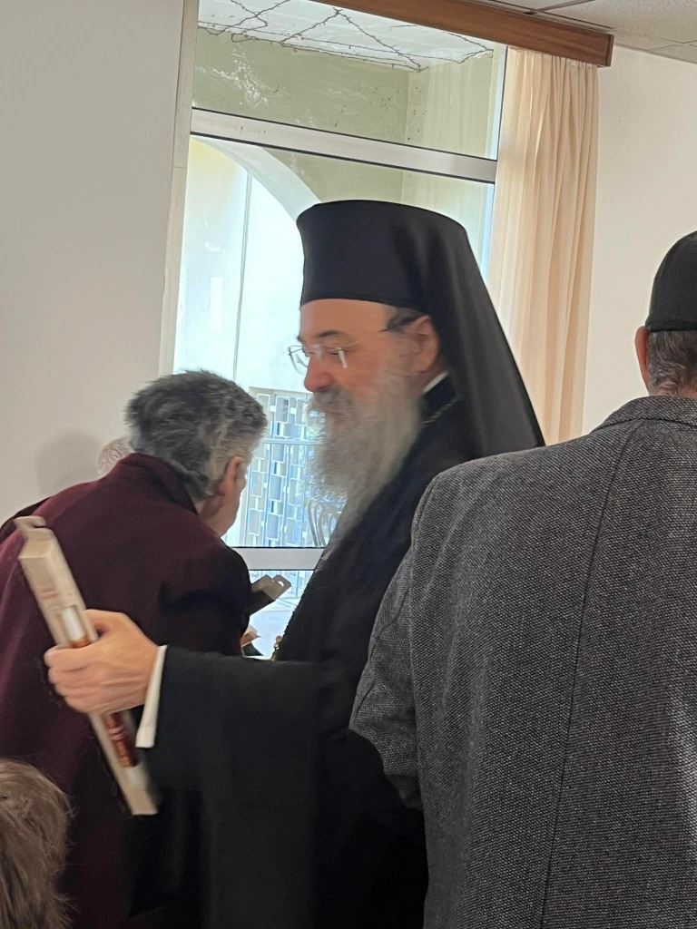 Στον Οίκο Ευγηρίας ο Μητροπολίτης Πατρών Χρυσόστομος ΦΩΤΟ