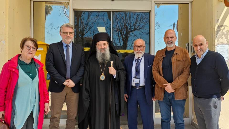 Στο νοσοκομείο «Αγιος Ανδρέας», για Πασχαλινές ευχές, Χρυσόστομος και Μπονάνος ΦΩΤΟ