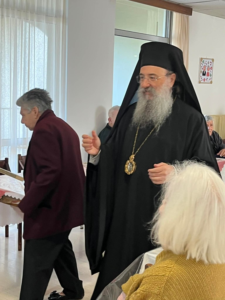 Στον Οίκο Ευγηρίας ο Μητροπολίτης Πατρών Χρυσόστομος ΦΩΤΟ