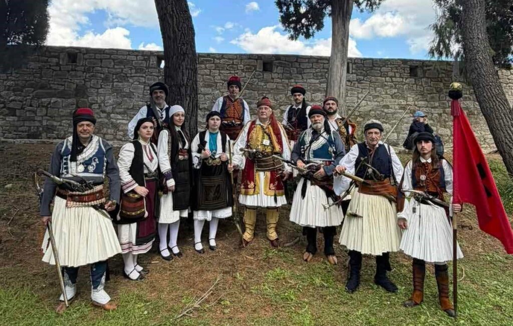 Ο Σκοπευτικός Πάτρας, με παραδοσιακά όπλα, στην ηρωική έξοδο του Μεσολογγίου ΦΩΤΟ