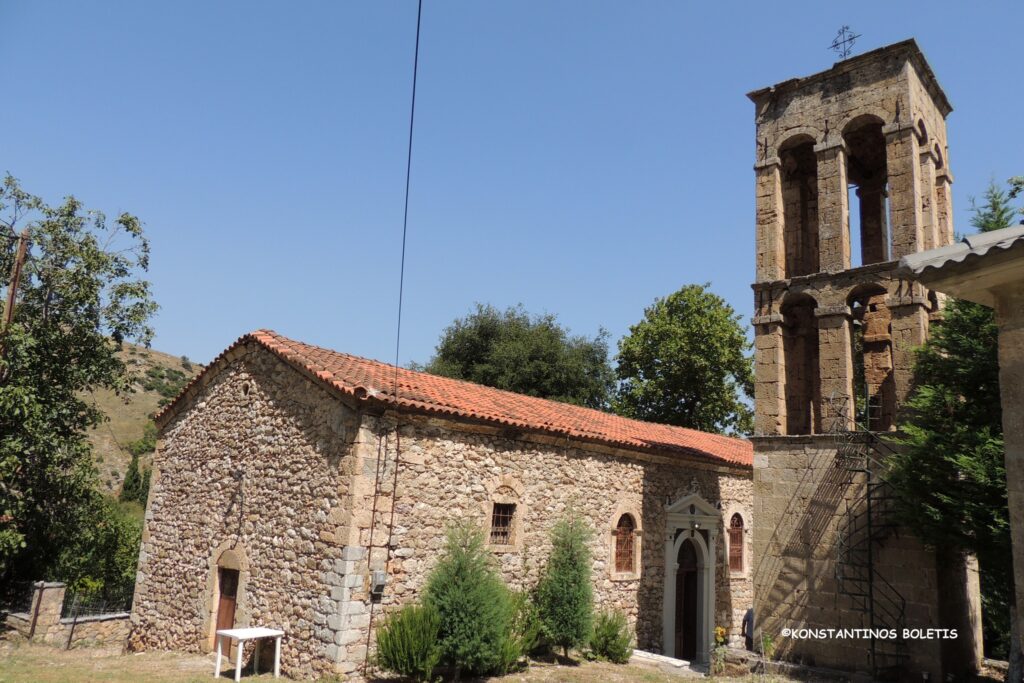 Βελλά Αχαΐας: «Κόσμημα» της πίστης και της τέχνης ο ναός που κάηκε ολοσχερώς - Δείτε πως ήταν ΦΩΤΟ