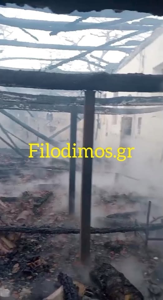 Aχαΐα: Κάηκε ολοσχερώς εκκλησία στην Αιγείρα ΒΙΝΤΕΟ-ΦΩΤΟ