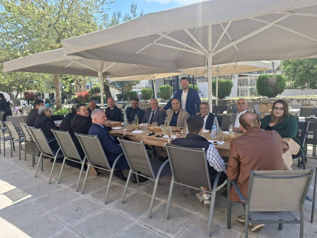 Κυριακή των Βαΐων με τα άλογα στα «Αχραντα Πάθη», στο Μαυρίκι Αιγίου ΦΩΤΟ