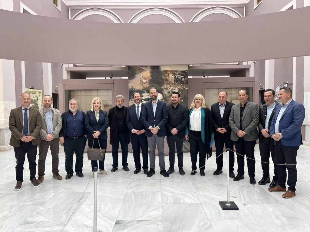 Στο Αρχαιολογικό Μουσείο Πύργου Φαρμάκης και μέλη του Περιφερειακού Συμβουλίου ΦΩΤΟ