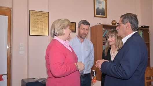 Πελετίδης και Σαμούρη στο Άσυλο Ανιάτων με δώρα και ευχές για το Πάσχα ΦΩΤΟ