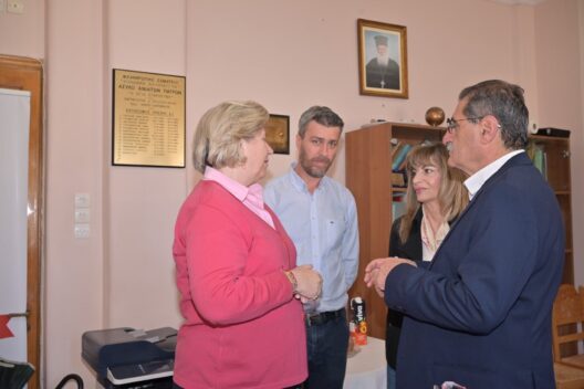 Πελετίδης και Σαμούρη στο Άσυλο Ανιάτων με δώρα και ευχές για το Πάσχα ΦΩΤΟ 26 Πελετίδης και Σαμούρη στο Άσυλο Ανιάτων με δώρα και ευχές για το Πάσχα ΦΩΤΟ